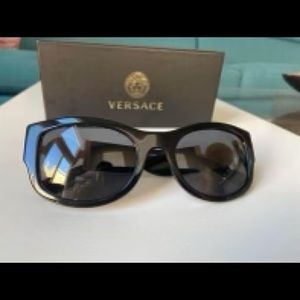 Authentic Women's VERSACE polarized sunglasses. NEVER USED.
$225